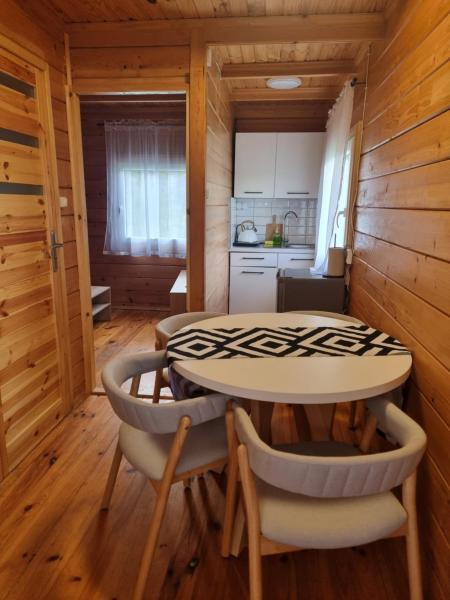 Domki u Pieszczocha BIESZCZADY, Varaa  Ala-Karpatia hotellit, joissa on uima-allas, Uima-allas