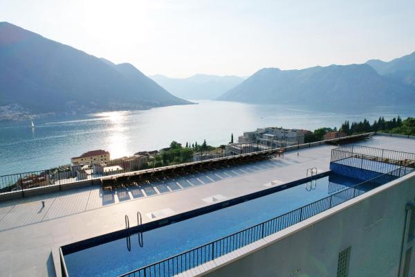 Hotel Credo, Varaa  Hotellit Kotor Riviera uima-altaalla, Uima-allas