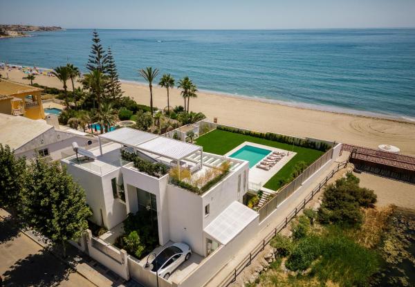 Villa Fabiola La Cala, Varaa  Hotellit Costa del Sol pysäköinnillä, Pysäköinti