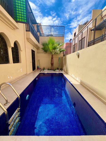 Villa Al Nour avec piscine, Varaa  Hotellit Marrakech-Tensift-Haouz pysäköinnillä, Pysäköinti