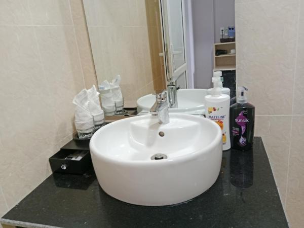 Khách Sạn 20-10, Varaa  Ðồng Hới Quang Binh