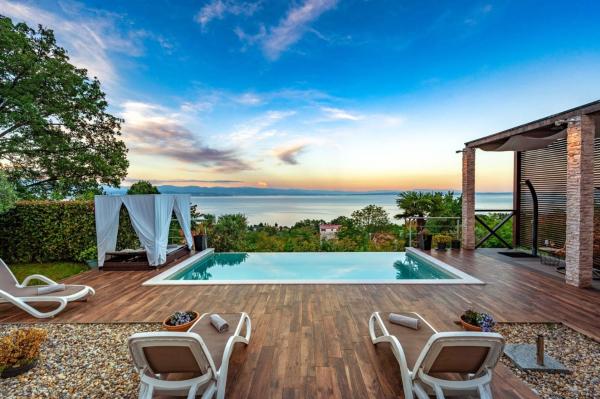 Sea view Villa Lina - with private pool, table tennis and pikado, Varaa  Lovranska Draga Istria