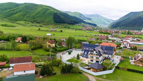 Pensiunea La Vâltoare, Varaa  Transylvania hotellit, joissa on uima-allas, Uima-allas