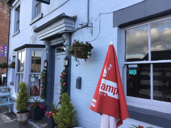 Dolphin Inn, Varaa  Llanymynech Shropshire