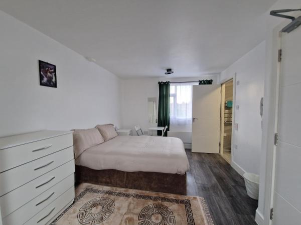 En-suite Mitcham, Varaa  Streatham Suur-Lontoo