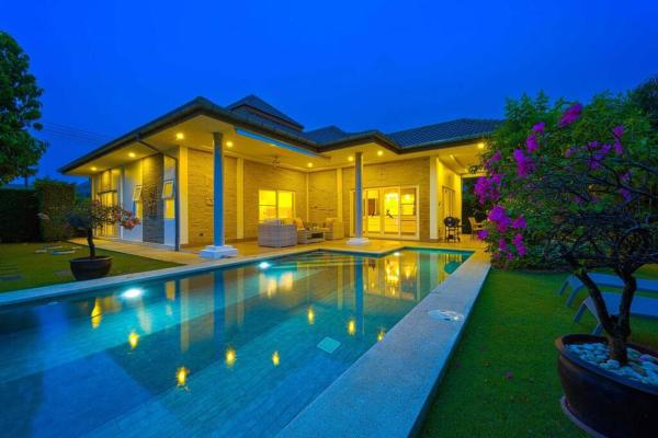 Modern 3 Bedroom Pool Villa - MR54, Varaa  Central Thailand hotellit, joissa on uima-allas, Uima-allas