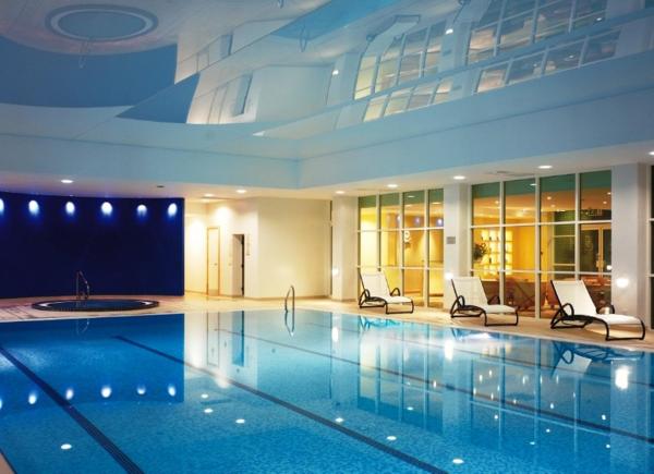 Regency Park Hotel, Varaa Hotelli Newbury Berkshire