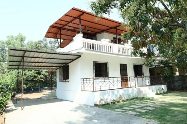 Sargavi Villa, Varaa  Hotellit New Delhi pysäköinnillä, Pysäköinti