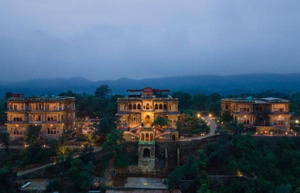 Shrisiddhpuram, Varaa  Rajasthan hotellit, joissa on uima-allas, Uima-allas