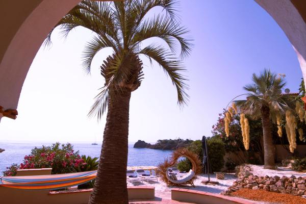 Villa de prestige en bord de mer dans la baie de Cannes, Varaa  Théoule-sur-Mer Alpes-Maritimes