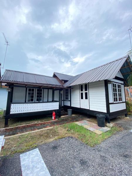Nami Homestay Teluk Batik, Varaa  Lumut Perak