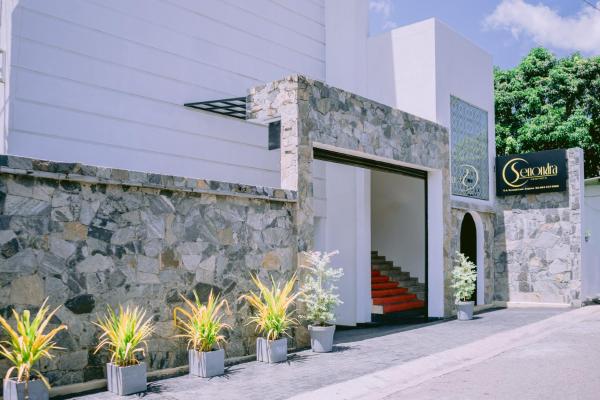 Hotel Senondra, Varaa Hotelli Ampara Ampara District