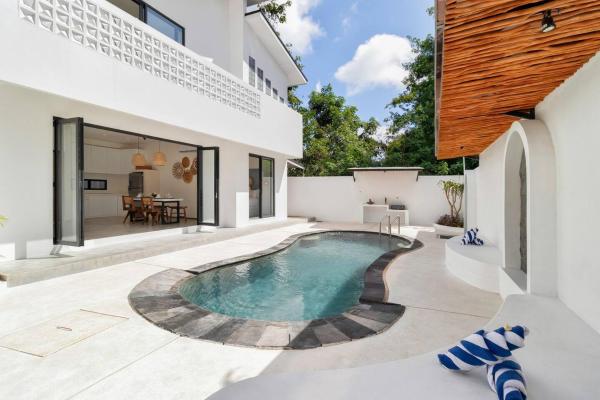 Great Value 2 Bed Villa, Sleeps 4, Fast Wifi, Varaa  Bali hotellit, joissa on uima-allas, Uima-allas