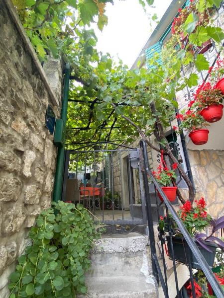 Ankora, Varaa  Omiš Split Region