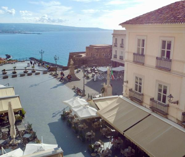 Hotel della Piazza, Varaa  Pizzo Calabria