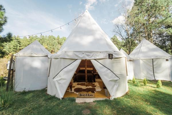 Exclusivo glamping en el bosque, Varaa Leirintäalue Jalisco leirintäalueet, Leirintäalue