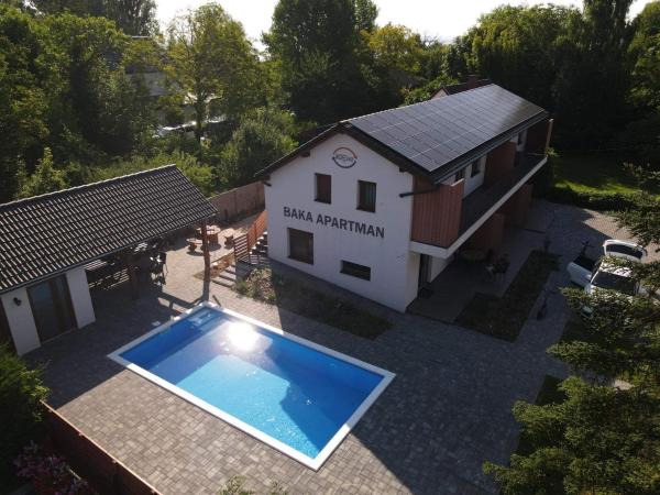 Baka Apartman, Varaa  Central Transdanubia hotellit, joissa on uima-allas, Uima-allas