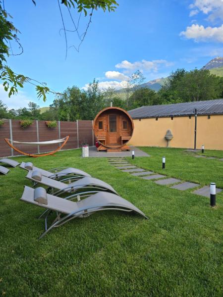 Cascina D'Oltralpe, Varaa   
