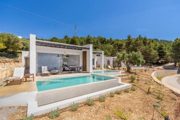 Mellamare Luxury Suites, Varaa  Póndi Ionian Islands