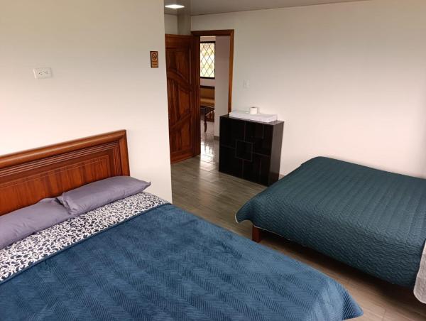 Casa de Campo Quinta EL Paraíso, Varaa  Tungurahua hotellit, joissa on uima-allas, Uima-allas
