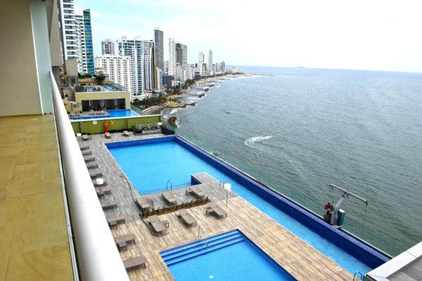 Apartamentos en Edificio H2 Bocagrande Cerca al Mar, Varaa  Bolivar hotellit, joissa on uima-allas, Uima-allas