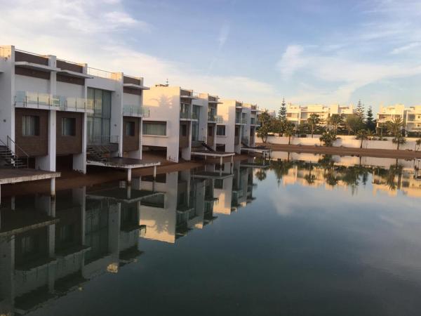 Villa de Luxe, Varaa  Doukkala-Abda hotellit, joissa on uima-allas, Uima-allas