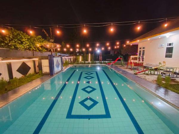 New Haika Villa Puncak, Varaa  Cisarua hotellit, joissa on uima-allas, Uima-allas