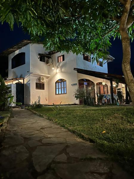 Destino Hospeda, Varaa  Hotellit Bahia uima-altaalla, Uima-allas