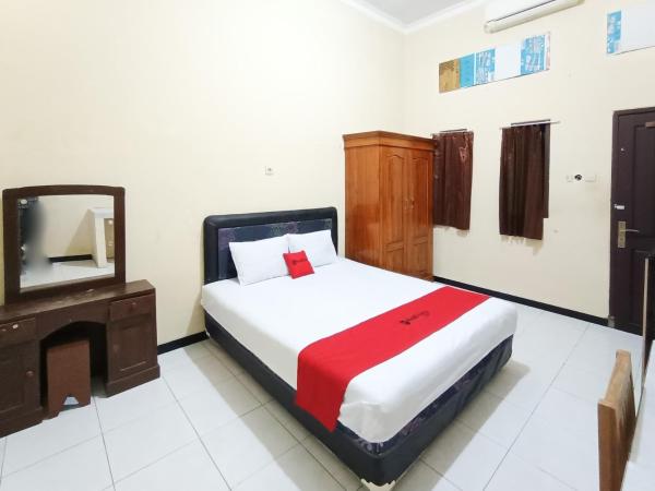 RedDoorz at Ratu Homestay Syariah Near Lippo Mall Banyuwangi, Varaa  Banyuwangi East Java