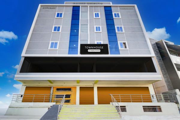 Super Townhouse LB Nagar Metro Station, Varaa  Hyderabad 