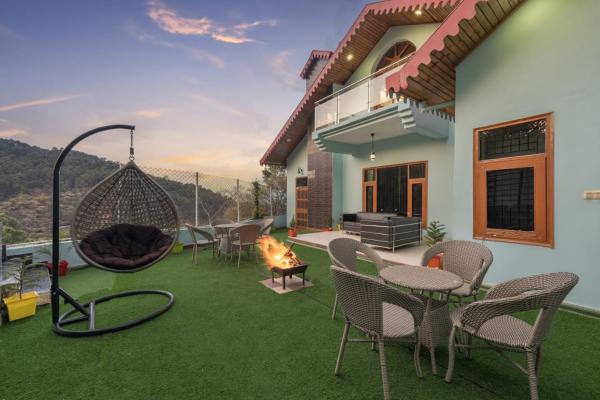 The Corner House I Pet friendly & Serviced Villa I Open Air Lawn & Plunge Pool I Bonfire I Dance I Music I Full Party I Kasauli By Exotic Stays, Varaa  Kasauli 