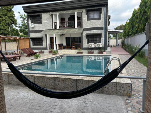 Villa Fely RDC, Varaa  Kribi hotellit, joissa on uima-allas, Uima-allas