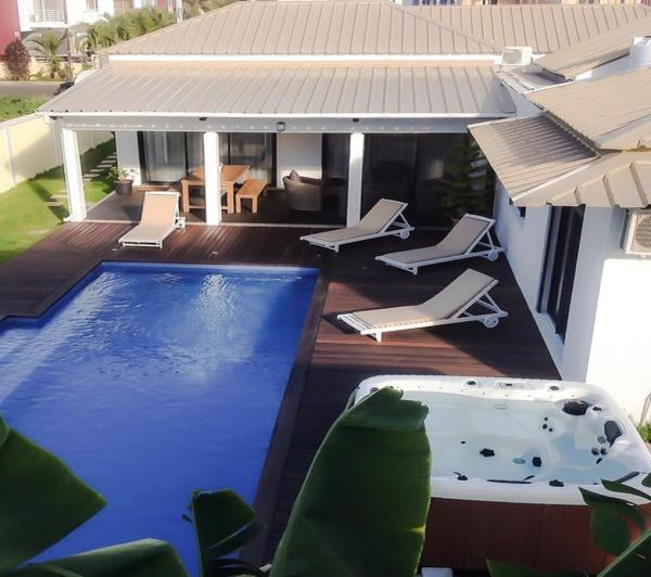 Villa AZUREVA ILE MAURICE, Varaa  Mauritius West Coast hotellit, joissa on uima-allas, Uima-allas