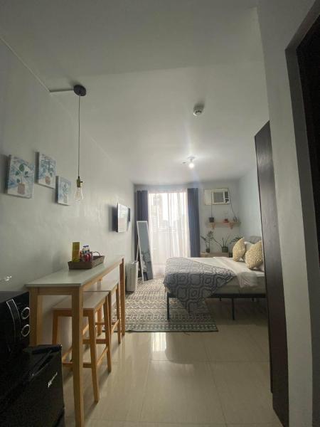 Ohana Buenbyahe Studio Rooms with balcony in Mandaluyong, Edsa Shaw Mrt and Megamall, Varaa  Edulliset hotellit Luzon:ssä