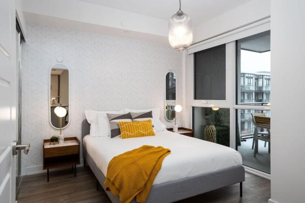 Amazing 2BR 2BA Resort Condo w Balcony and Parking, Varaa  Barrie Simcoe County