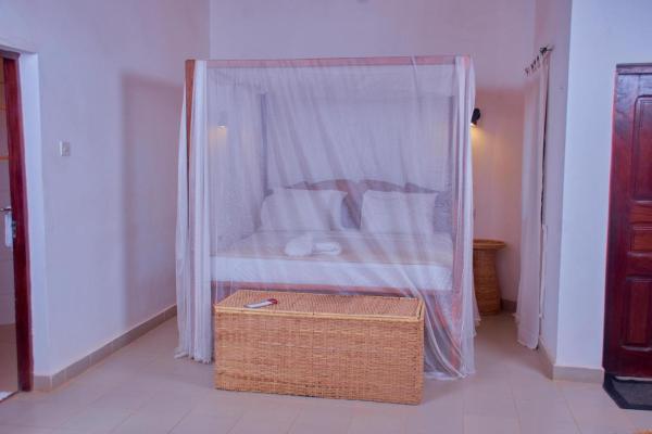 Elsewhere-Farakunku Eco Lodges, Varaa  Kombo South hotellit, joissa on uima-allas, Uima-allas