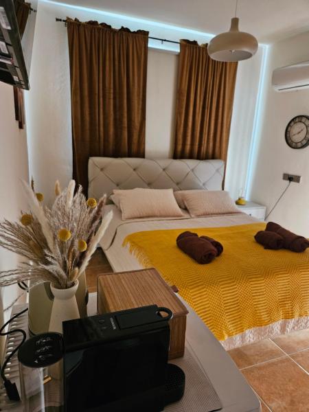 ROOMS by Emmelia Group, Varaa  Paphos International Airport Pafos