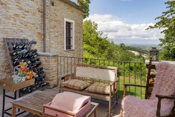 Locanda Casa Bardacchino, Varaa  Mango Langhe