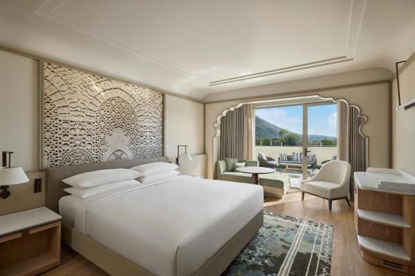Udaipur Marriott Hotel, Varaa  Rajasthan hotellit, joissa on uima-allas, Uima-allas