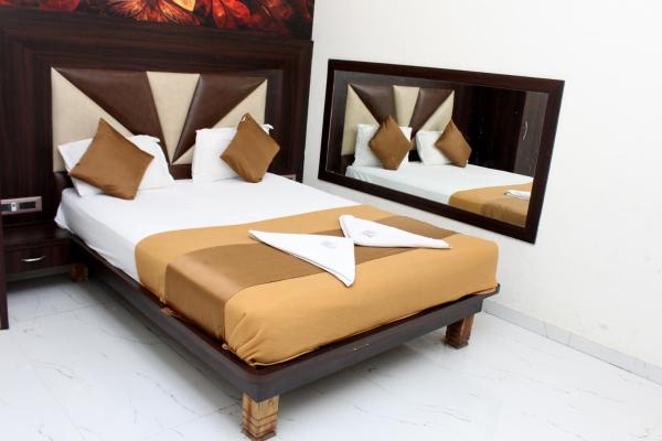 Hotel Aayan Lodging & Boarding, Varaa  Kirnāpur Madhya Pradesh