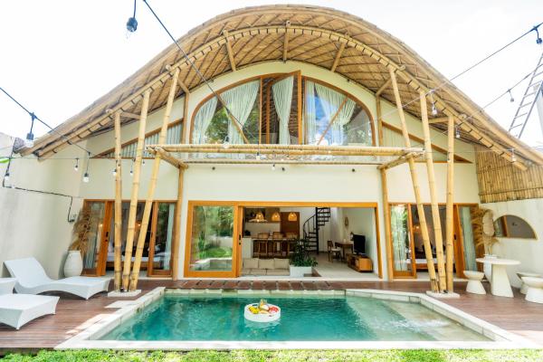 Gemini Villa - 3BR Villa in Kerobokan, Varaa  Bali hotellit, joissa on pysäköinti, Pysäköinti