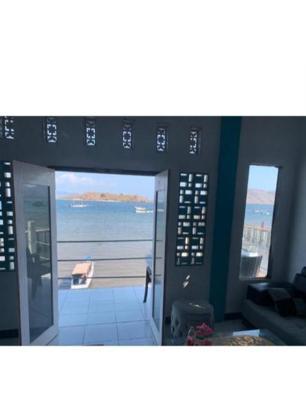 Rusde's Komodo Homestay, Varaa  Pulau Komodo Indonesia