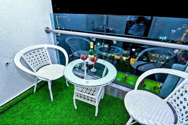 Beautifully and Elegantly furnished apartment with heated swimming pool well equipped gym and ample parking space and play ground, Varaa  Nairobi Hotellit...