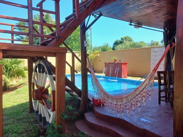 2 Cabañas Para Parejas Con Baño Privado y 3 Cabañas en Bungalow Para 4 Personas Cada Una Con Baño Compartido, Varaa  Central hotellit, joissa on uima-allas, Uima-allas