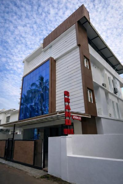 Grand UNX, Varaa  Kannur New Delhi