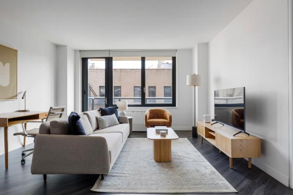 East Village 1br w balcony doorman wd nr bars NYC-1125, Varaa  East Village 