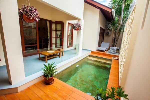 Vibrant Getaway in Seminyak: Villa Buyaya, Varaa  Bali hotellit, joissa on pysäköinti, Pysäköinti