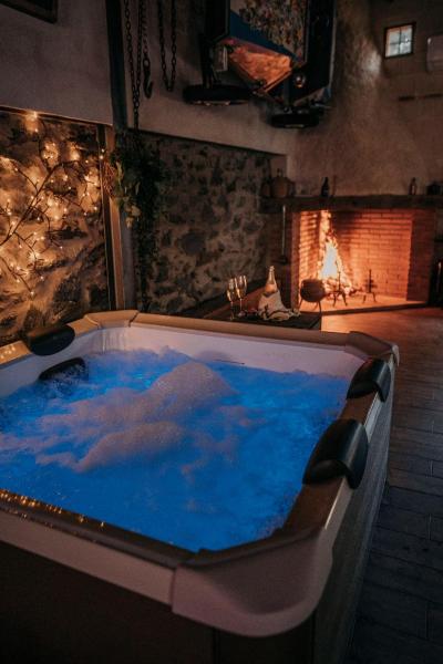 LARCADE Loft Industrial-Jacuzzi, Varaa  Castillo de Bayuela 