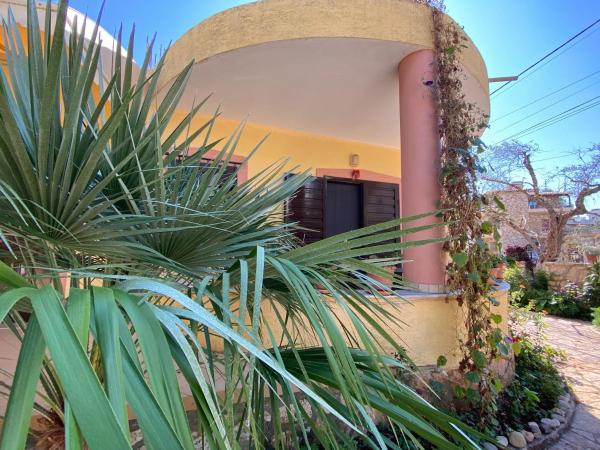 Zaks Apartments, Varaa Huoneisto Hotellit Vlorë County pysäköinnillä, Pysäköinti