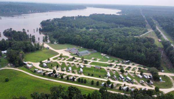 Cypress Landing Cabins, Varaa  Dozier Alabama